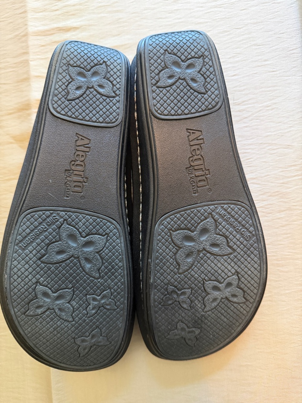 Alegria Silver Women’s Sandals with Floral Design EU size 39 = US size 8.5 - Picture 13 of 13